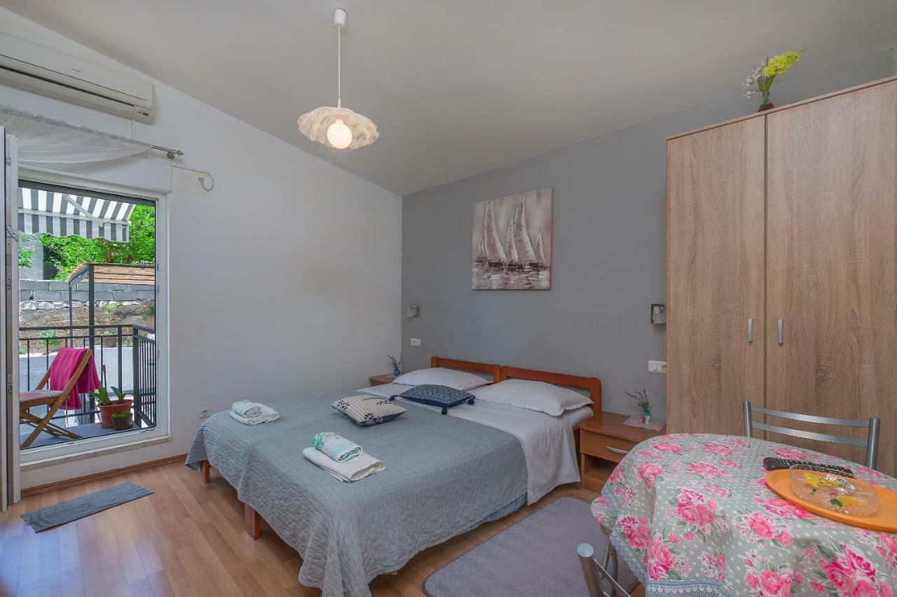 Apartment Ivanka Omiš Eksteriør billede